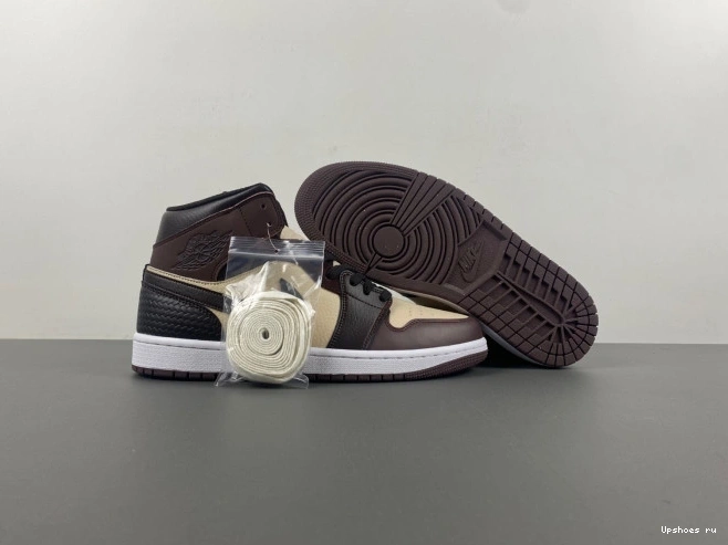 FZ4359-200 Jordan Mid 1   YMCA Paris SE 1202